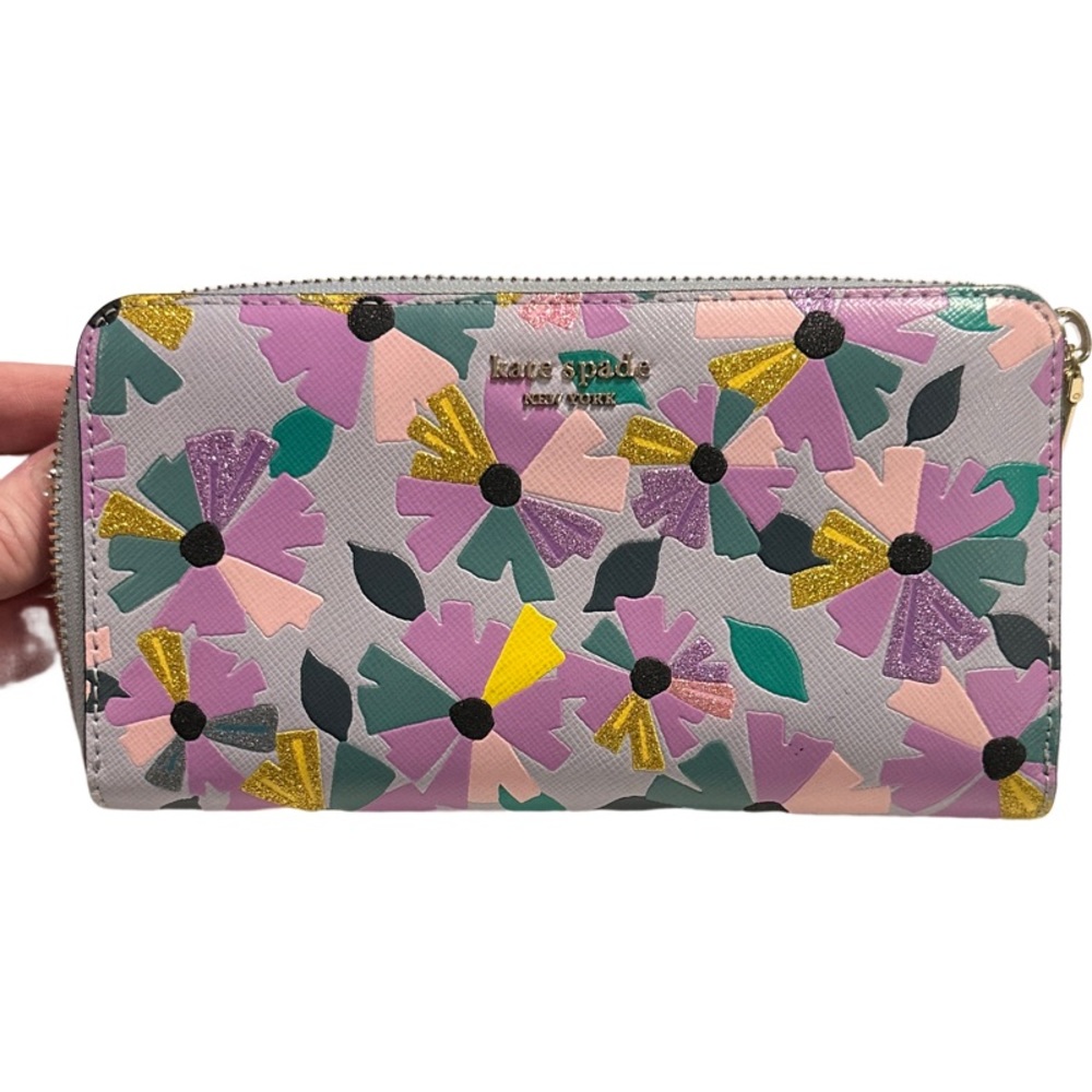 Kate Spade zip around wallet